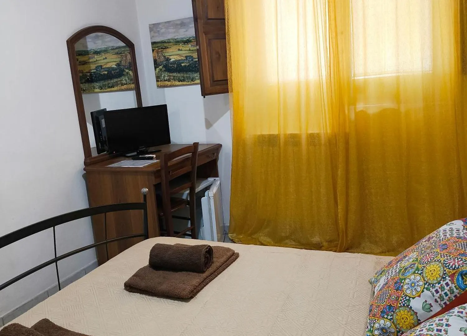 לינה וארוחת בוקר B&B Gi-Rosa קלטג'ירונה